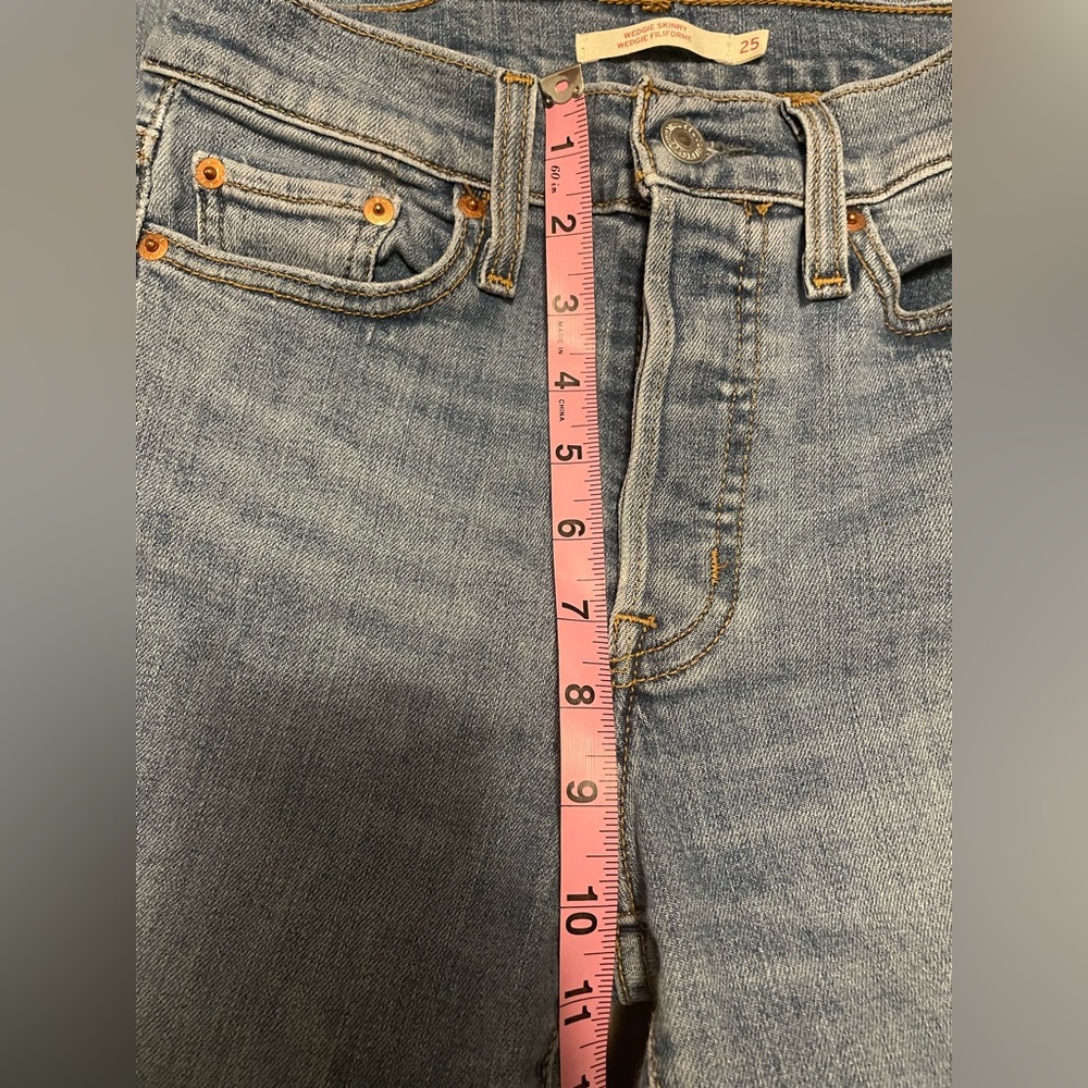 Levis Wedgie Skinny Jeans - Picture 9 of 9
